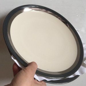 Dinner Plate Contessa  by FLINTRIDGE USA